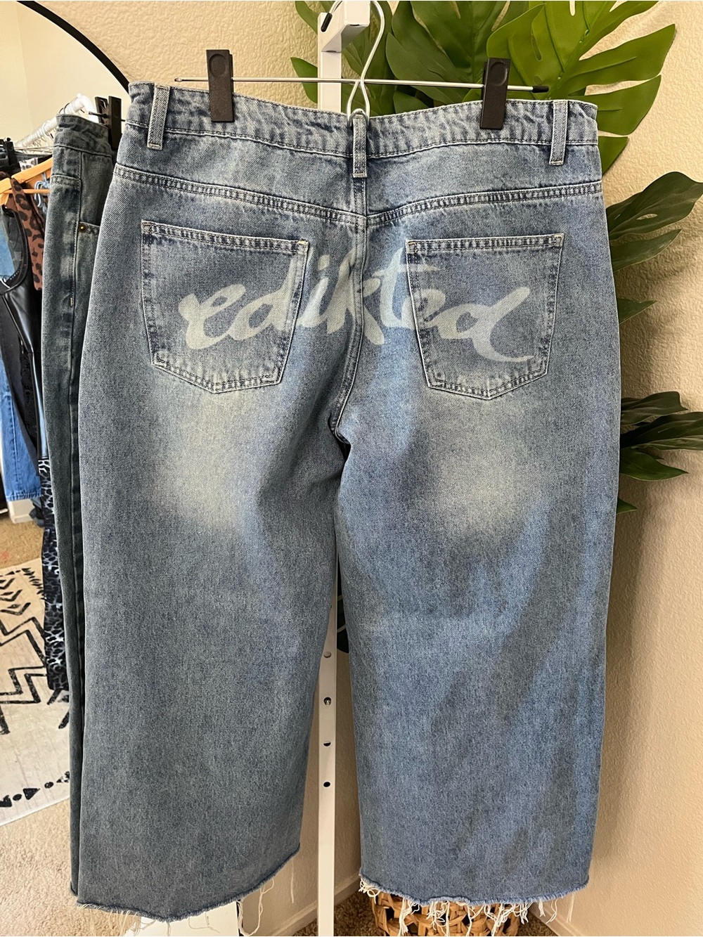 🤍 Y2K Skater Girl Denim | Light Wash Wide Leg Raw Hem Jeans size L